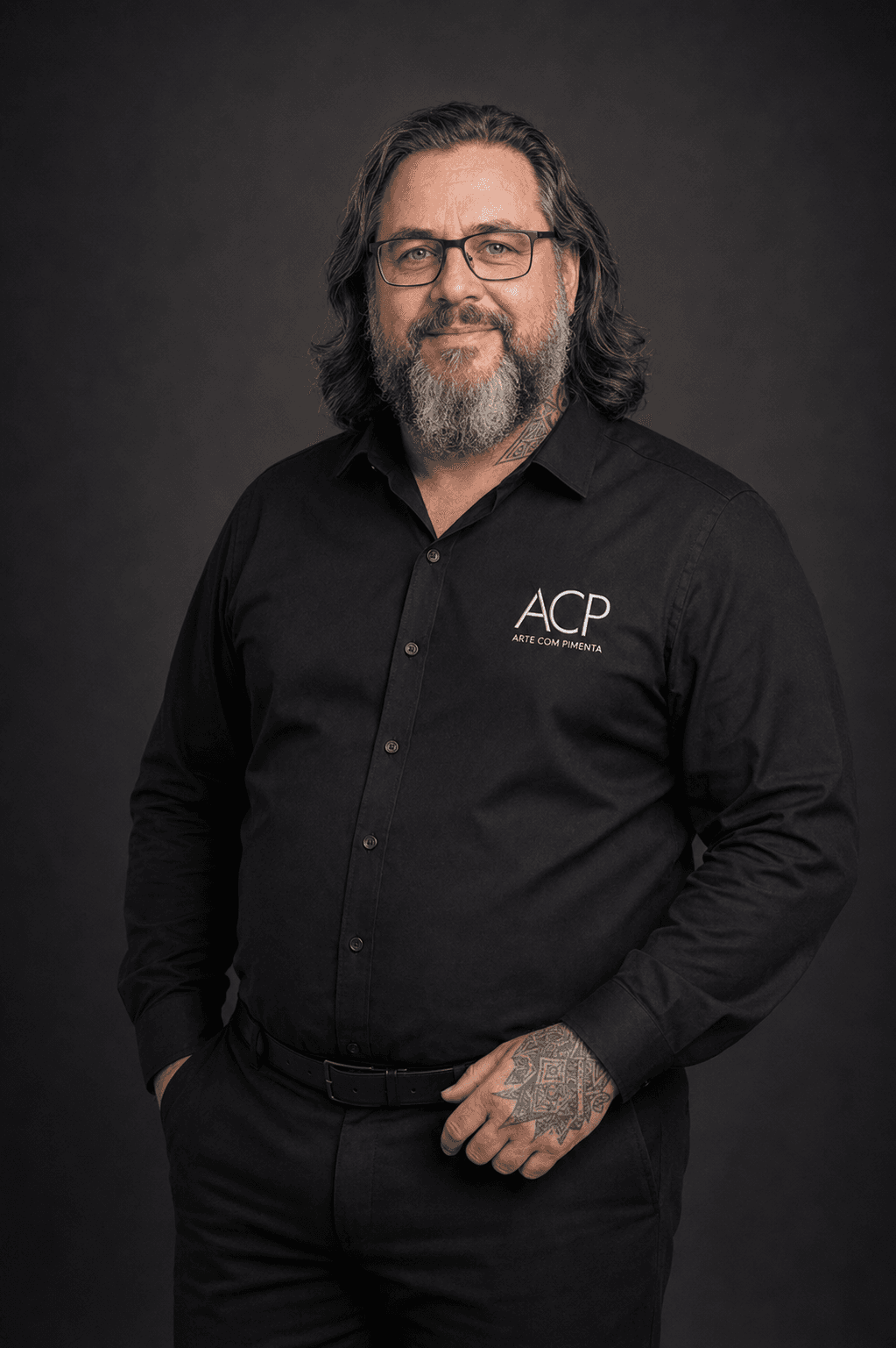 Retrato de Marcelo, agente de Direção de Arte & Design da Arte com Pimenta.